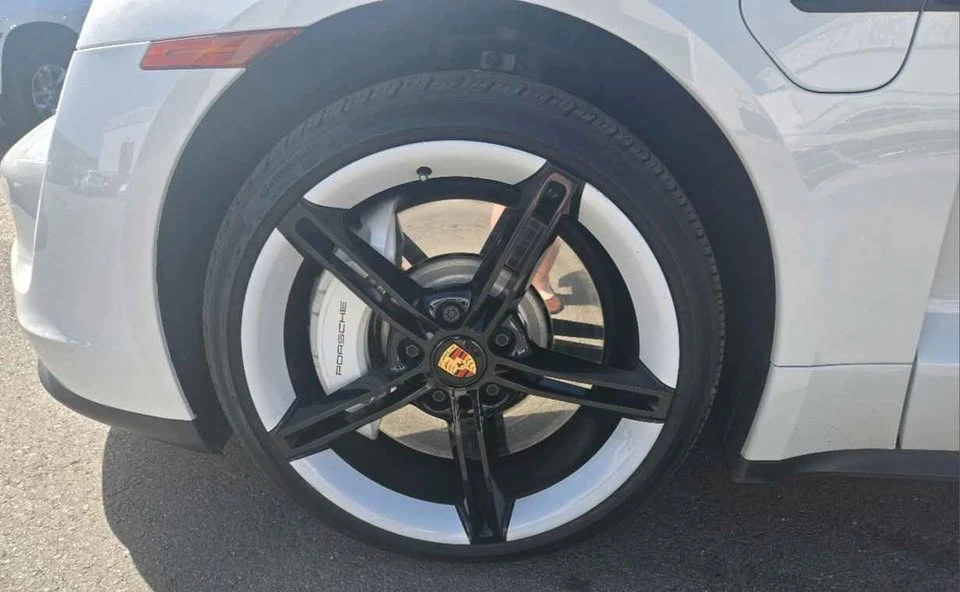 2023 Porsche Taycan - Image 5 of 6