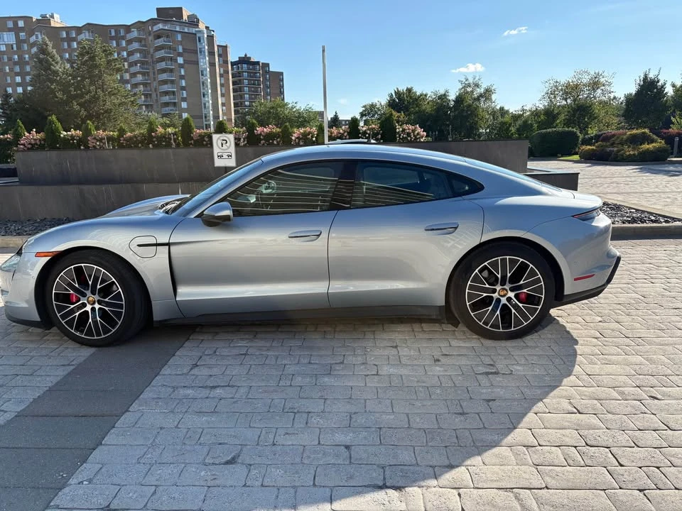 2023 Porsche Taycan - Image 4 of 6