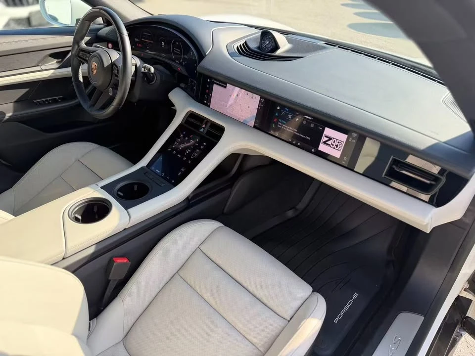 2023 Porsche Taycan - Image 19 of 20