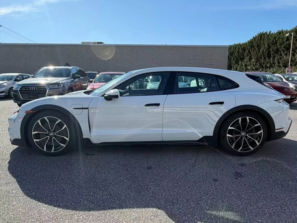 2023 Porsche Taycan - Image 8 of 20