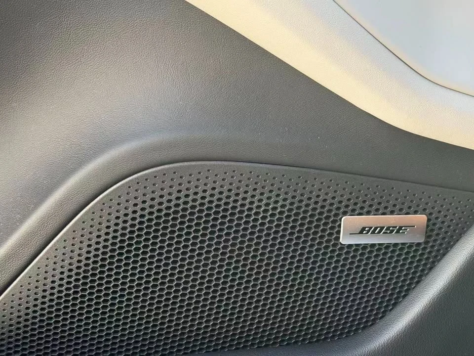 2023 Porsche Taycan - Image 18 of 20