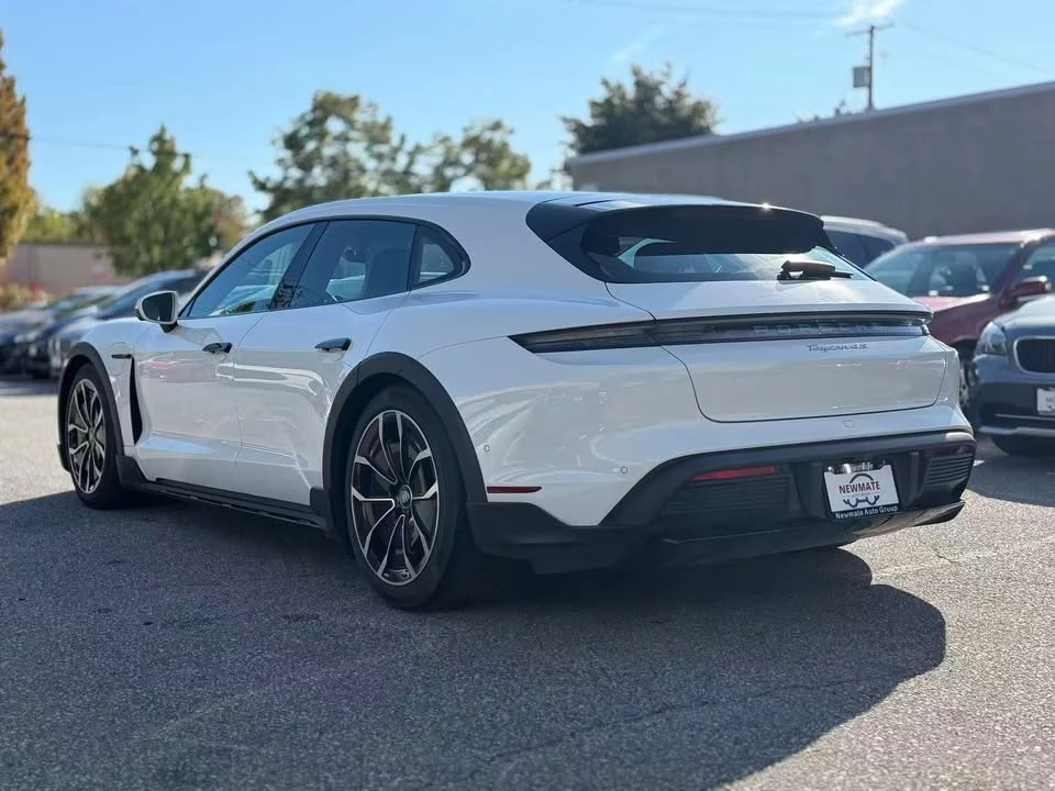 2023 Porsche Taycan - Image 7 of 20