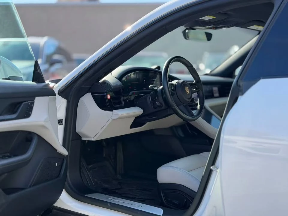 2023 Porsche Taycan - Image 10 of 20
