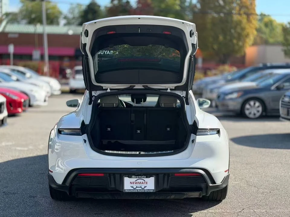 2023 Porsche Taycan - Image 9 of 20
