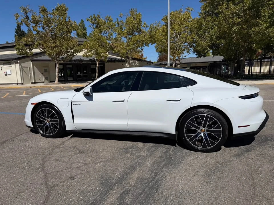 2023 Porsche Taycan - Image 4 of 11