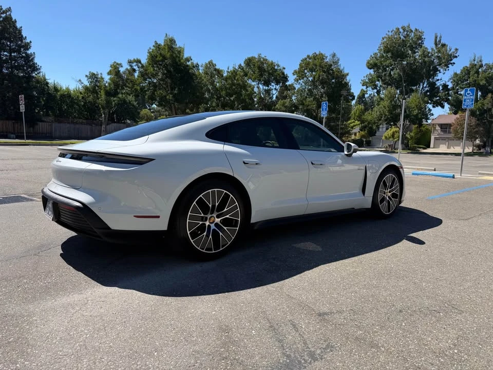2023 Porsche Taycan - Image 5 of 11
