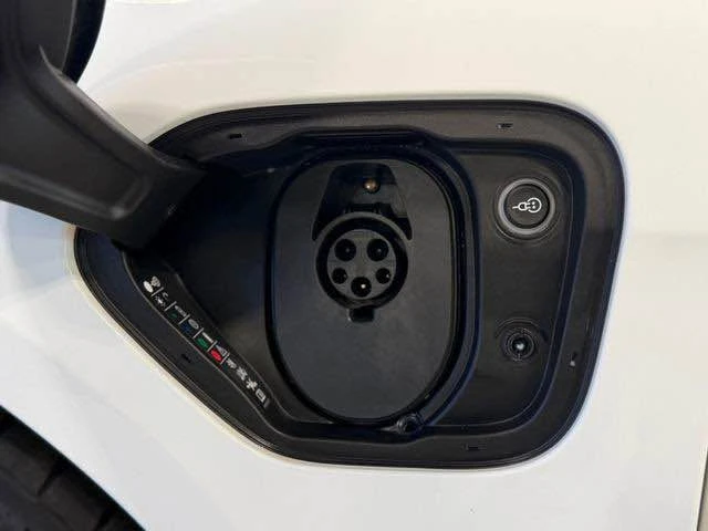 2023 Porsche Taycan - Image 20 of 20