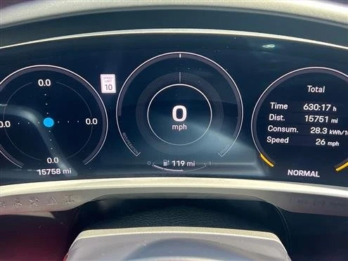 2023 Porsche Taycan - Image 11 of 18