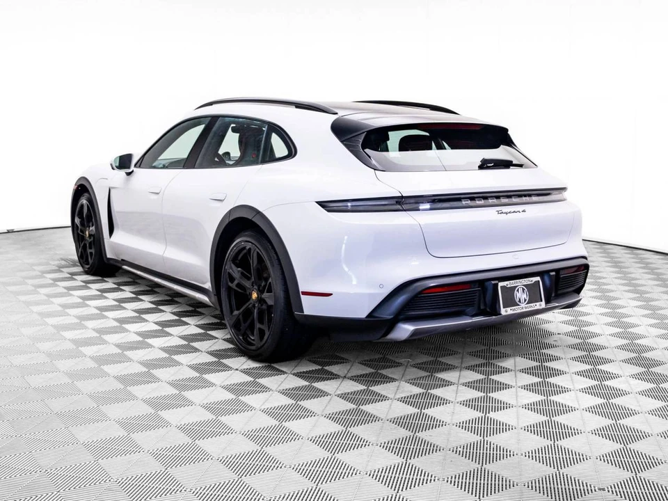 2023 Porsche Taycan Cross Turismo - Image 3 of 5