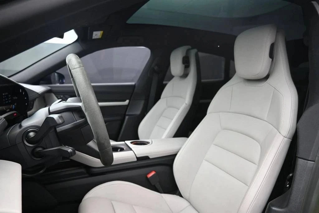 2023 Porsche Taycan Cross Turismo - Image 5 of 5