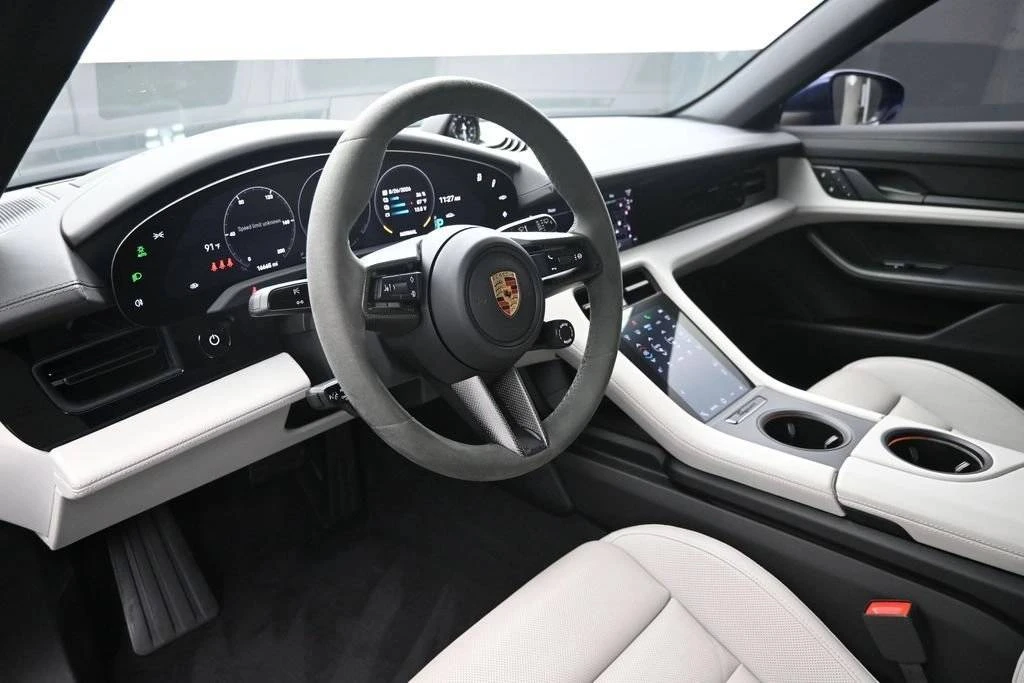 2023 Porsche Taycan Cross Turismo - Image 4 of 5