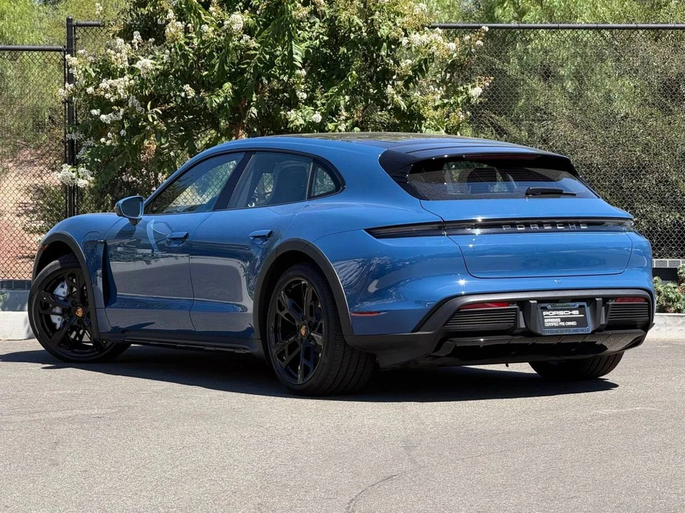 2023 Porsche Taycan Cross Turismo - Image 3 of 5