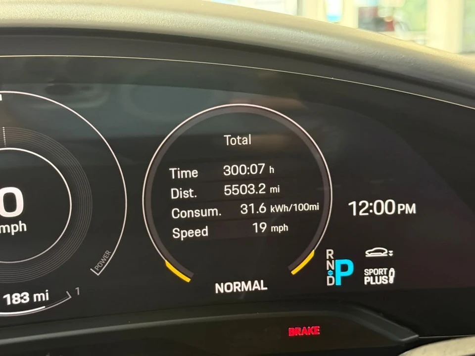 2023 Porsche Taycan - Image 20 of 31