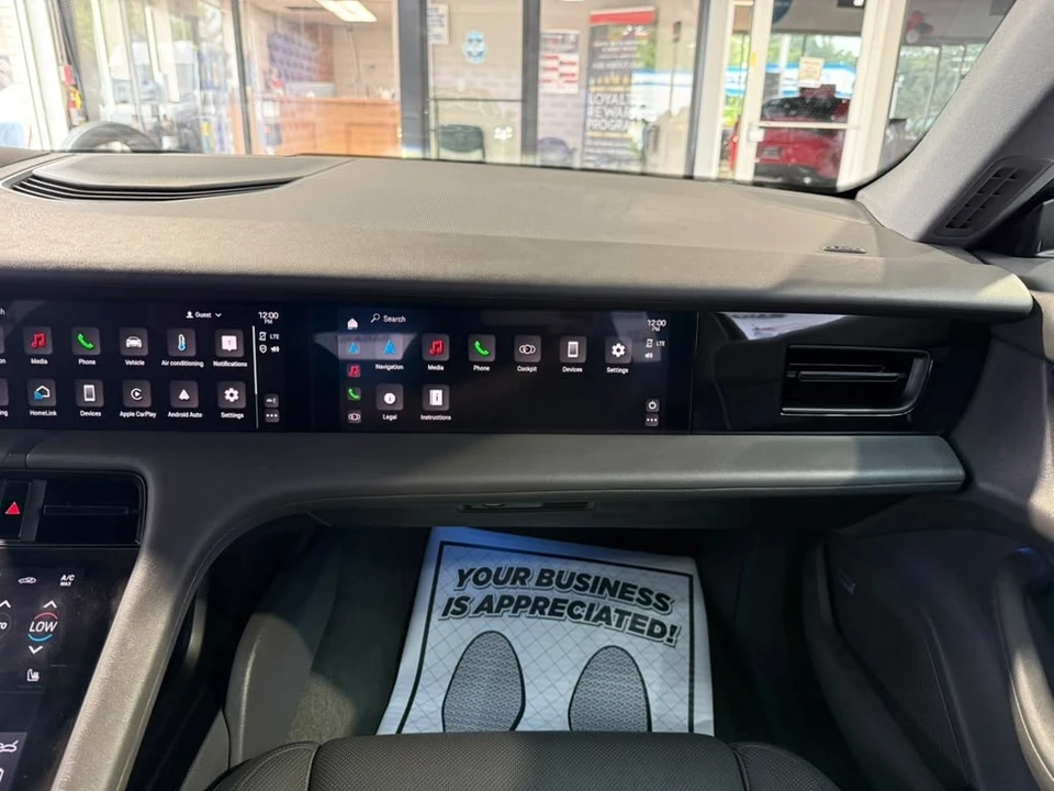 2023 Porsche Taycan - Image 24 of 31