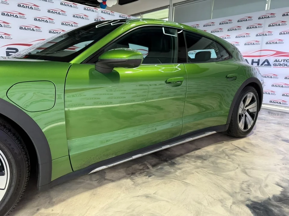 2023 Porsche Taycan - Image 9 of 31