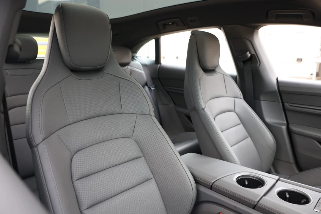 2023 Porsche Taycan 4S - Image 18 of 21