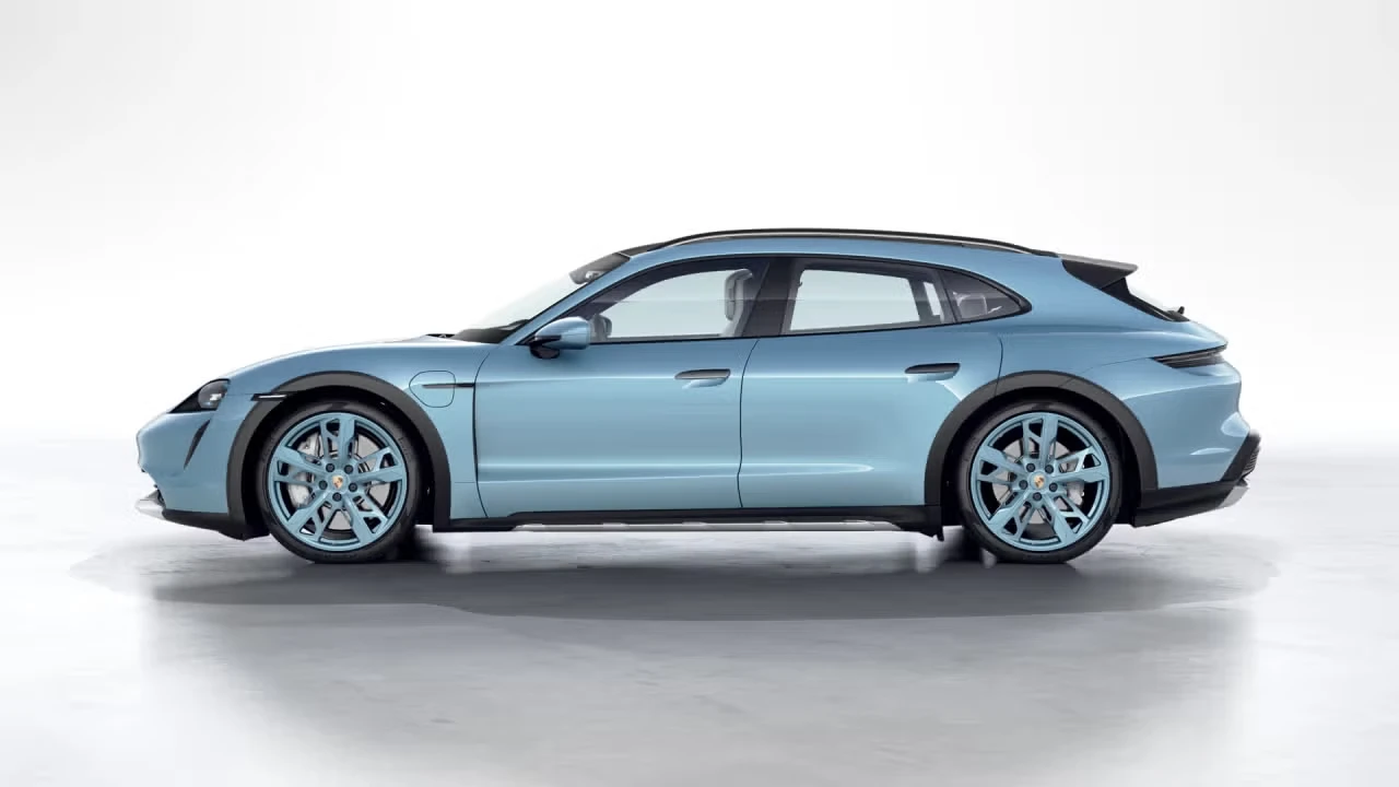 2023 Porsche Taycan Cross Turismo - Image 12 of 30