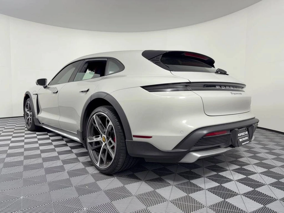 2023 Porsche Taycan Cross Turismo - Image 3 of 5