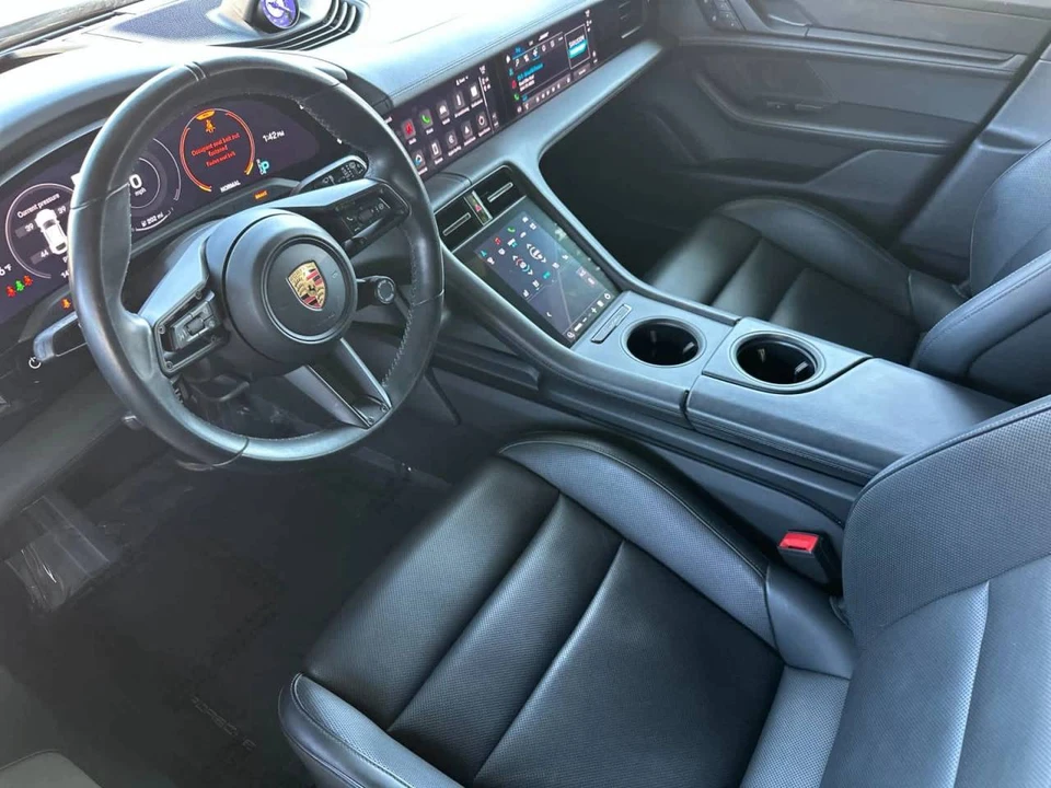 2023 Porsche Taycan Cross Turismo - Image 4 of 5
