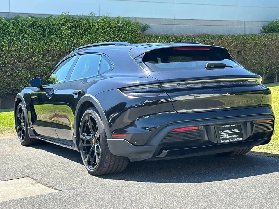 2023 Porsche Taycan Cross Turismo - Image 3 of 5