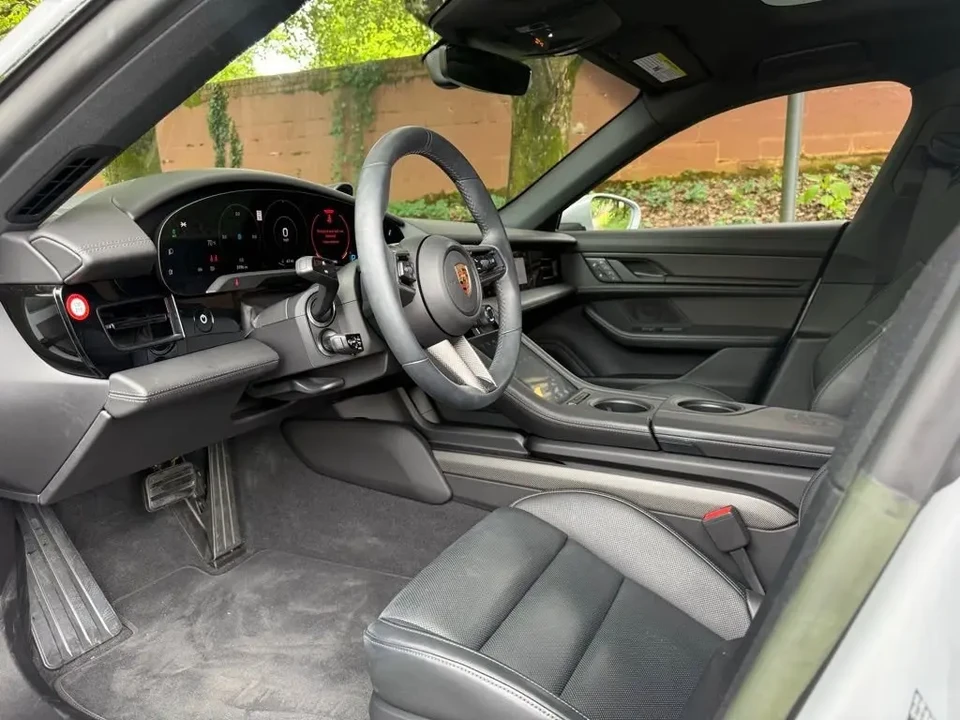 2023 Porsche Taycan 4S - Image 4 of 10