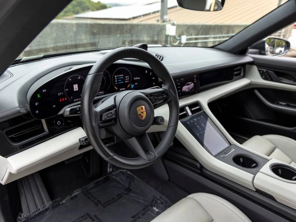 2023 Porsche Taycan 4S - Image 4 of 5