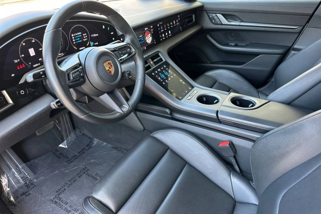 2023 Porsche Taycan 4S - Image 4 of 5