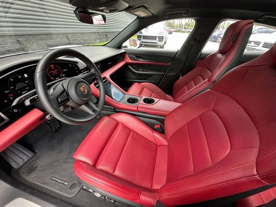 2023 Porsche Taycan 4S - Image 4 of 5