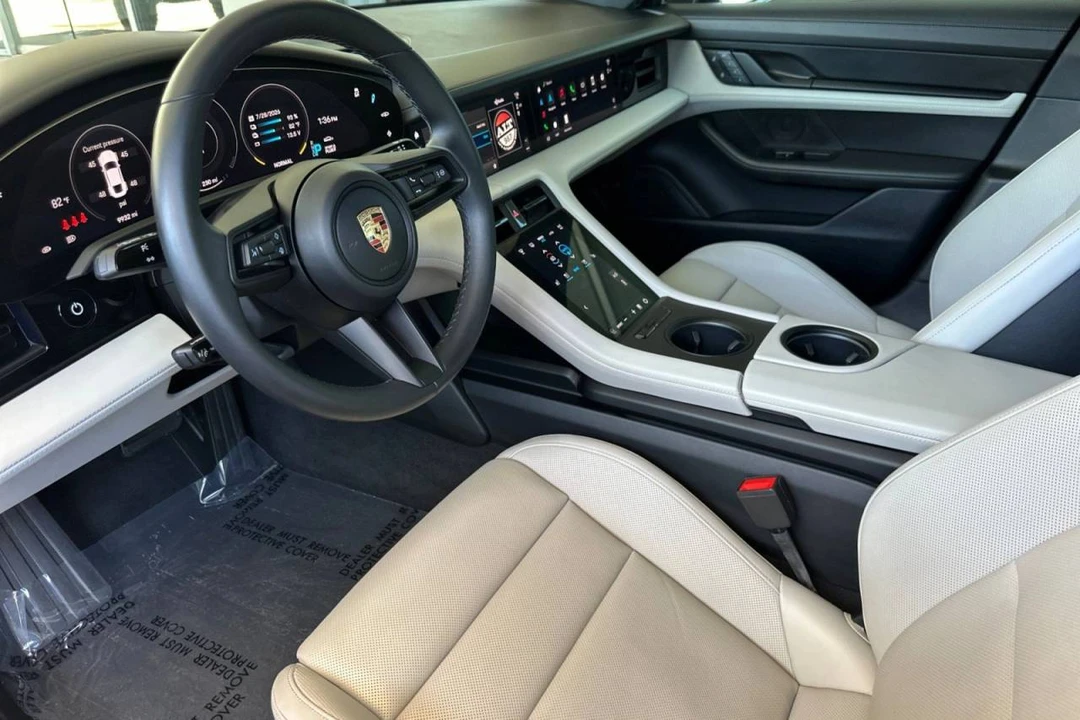 2023 Porsche Taycan 4S - Image 4 of 5