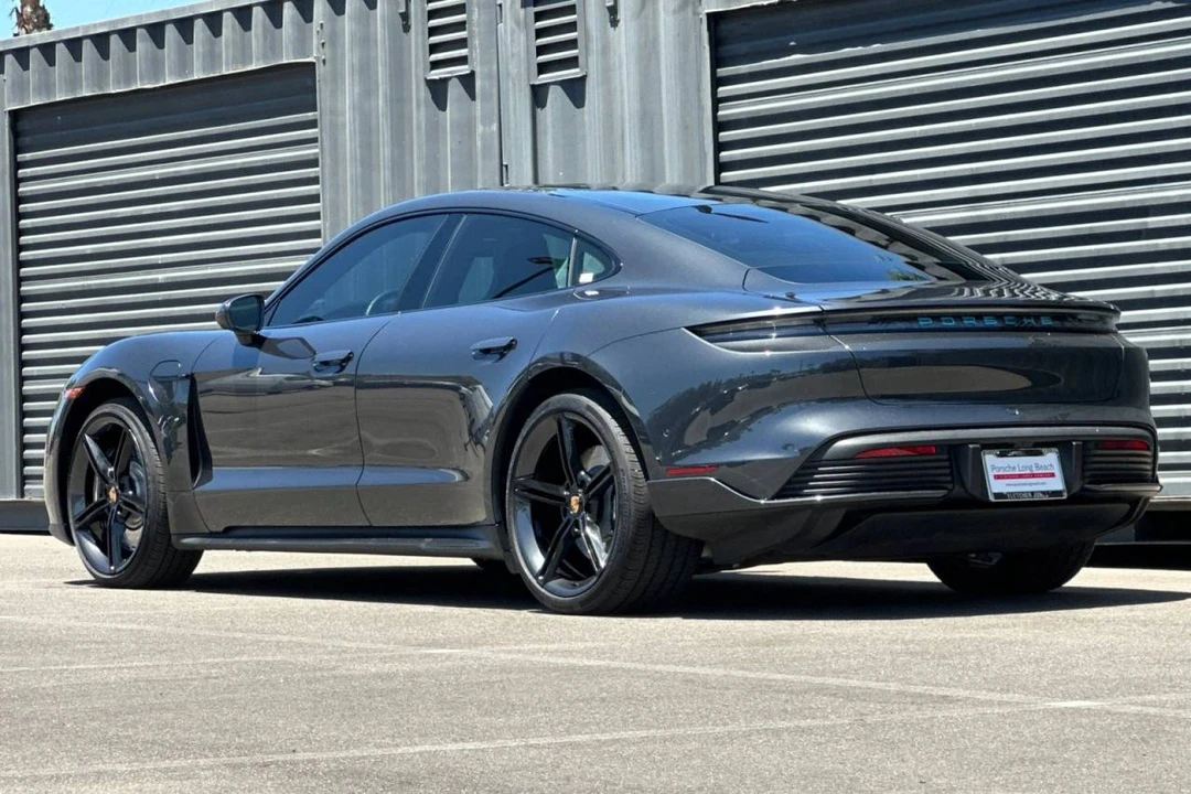 2023 Porsche Taycan 4S - Image 3 of 5