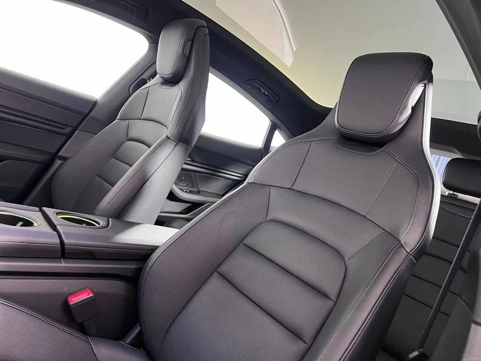 2023 Porsche Taycan 4S - Image 5 of 5