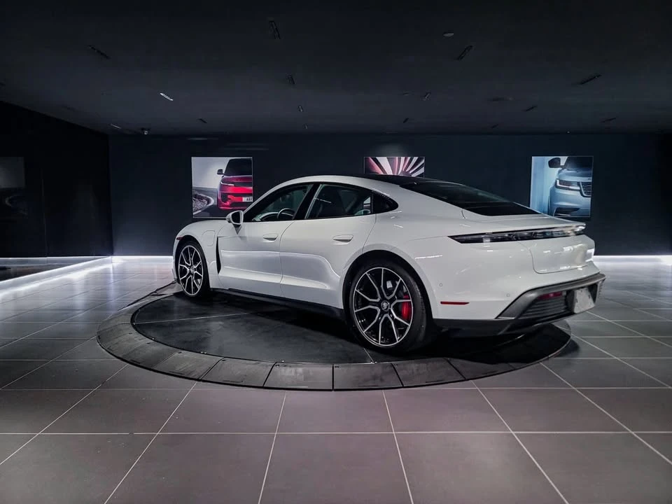 2023 Porsche Taycan 4S - Image 9 of 20
