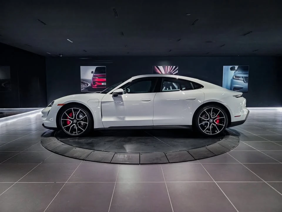 2023 Porsche Taycan 4S - Image 10 of 20