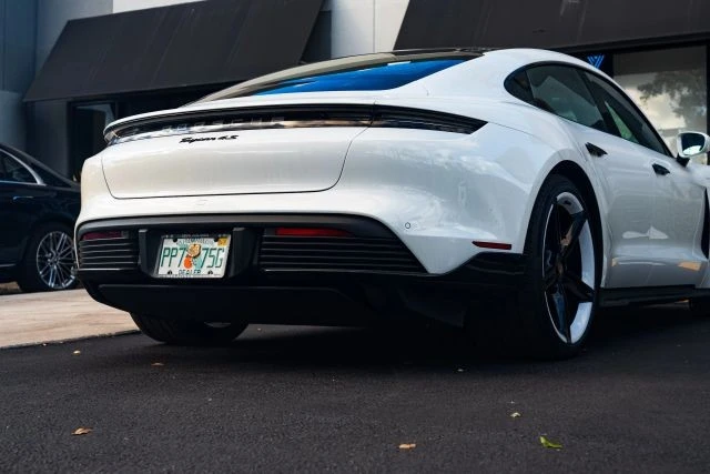 2023 Porsche Taycan 4S - Image 11 of 31