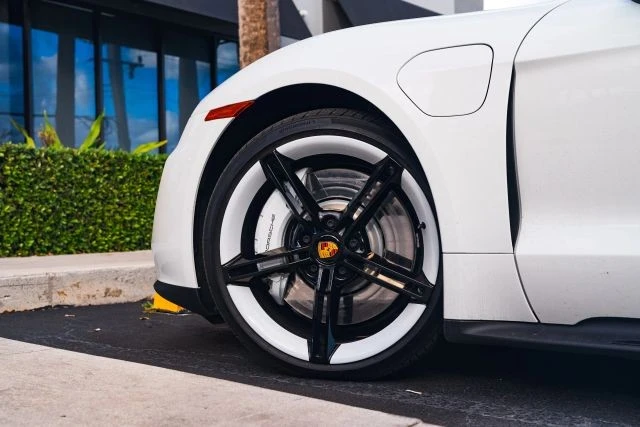2023 Porsche Taycan 4S - Image 5 of 12
