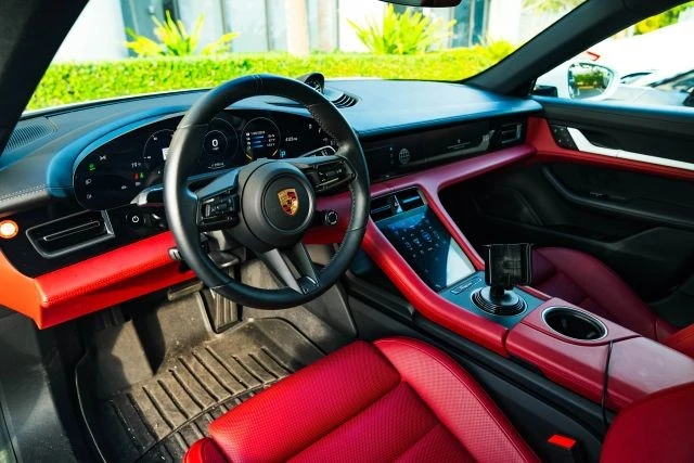 2023 Porsche Taycan 4S - Image 25 of 31