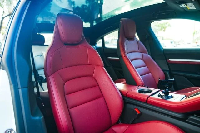 2023 Porsche Taycan 4S - Image 20 of 31