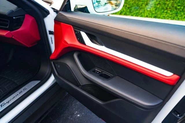 2023 Porsche Taycan 4S - Image 17 of 31