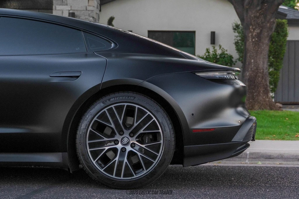 2023 Porsche Taycan 4S - Image 5 of 12