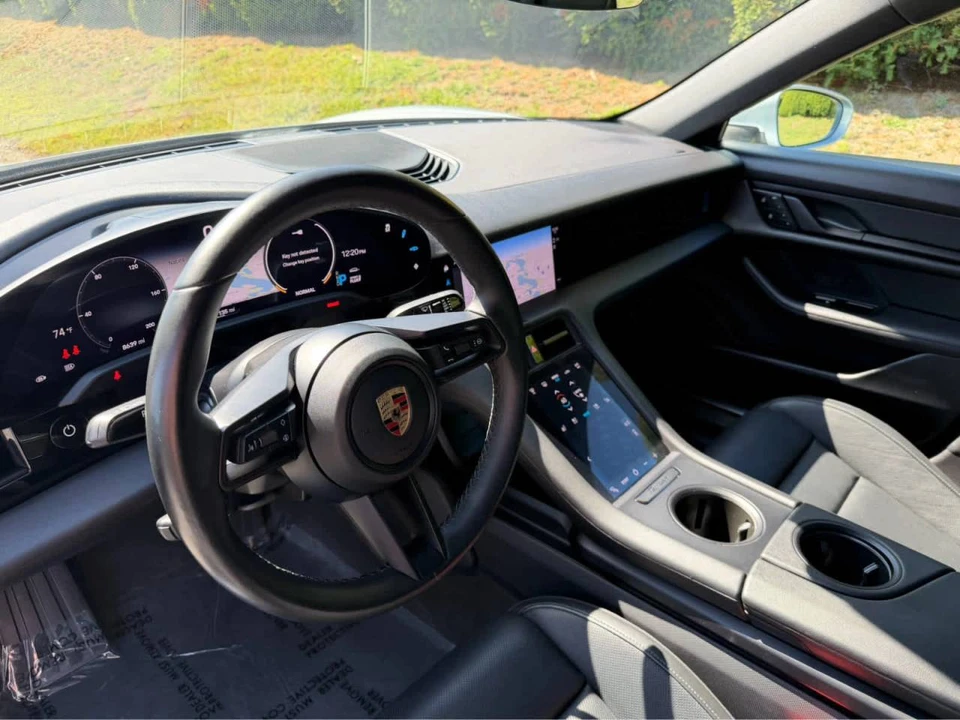 2023 Porsche Taycan 4S - Image 4 of 5