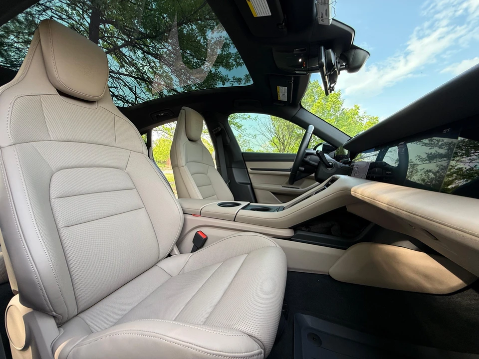 2023 Porsche Taycan 4S - Image 26 of 31