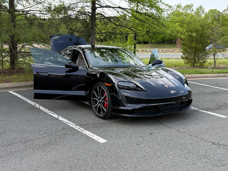 2023 Porsche Taycan 4S - Image 13 of 31