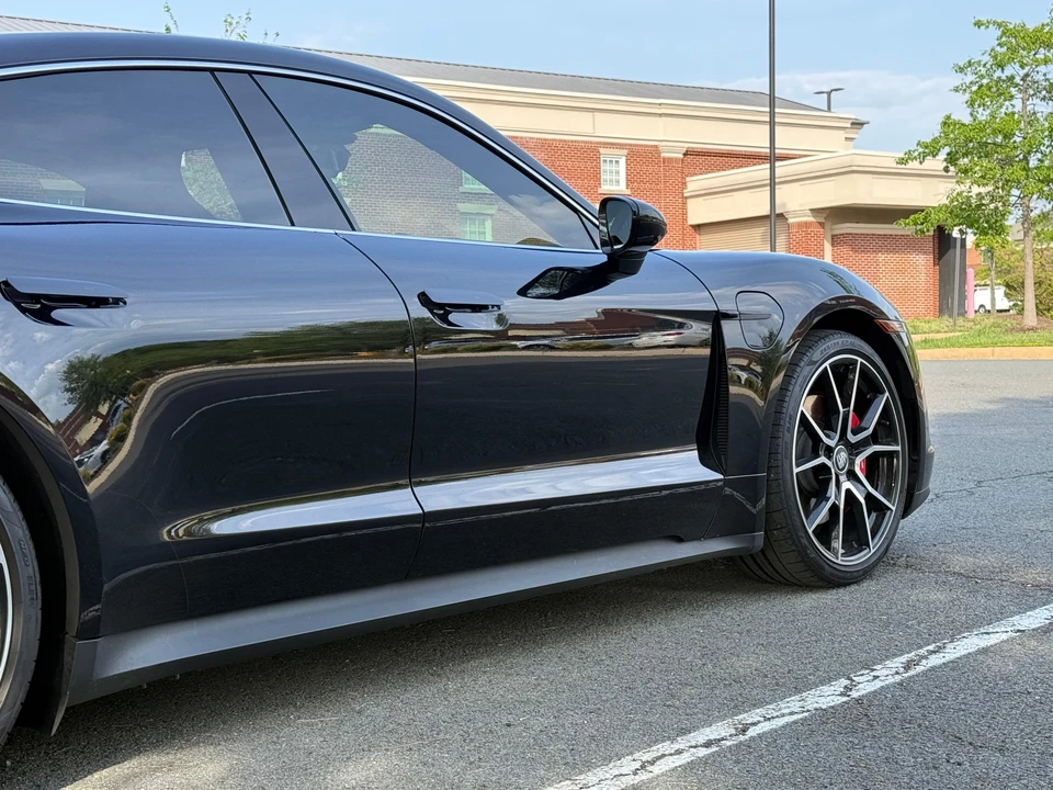 2023 Porsche Taycan 4S - Image 16 of 31