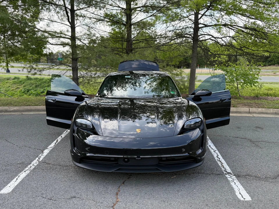 2023 Porsche Taycan 4S - Image 10 of 31