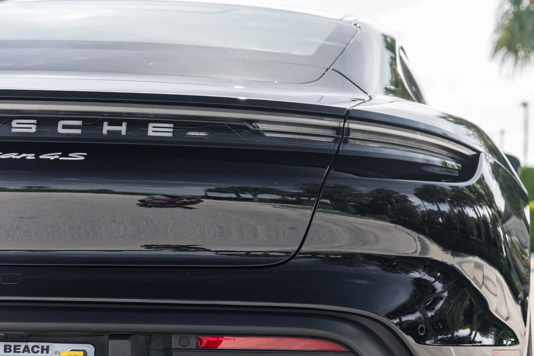 2023 Porsche Taycan 4S - Image 16 of 31