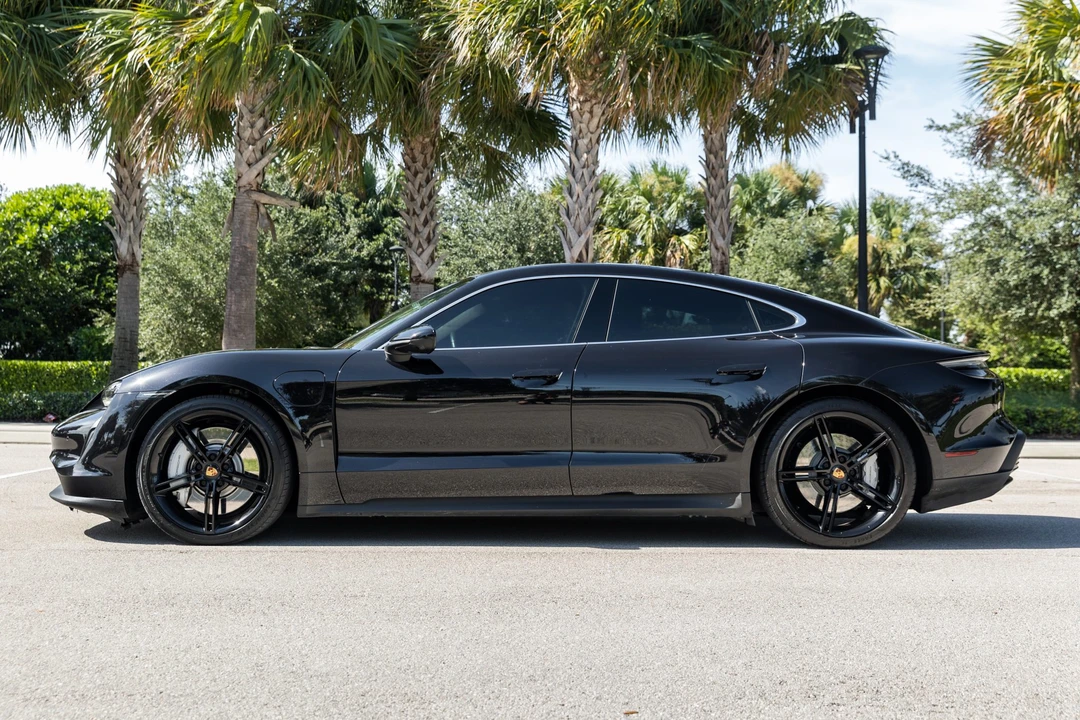 2023 Porsche Taycan 4S - Image 8 of 31