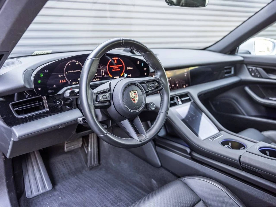 2023 Porsche Taycan 4S - Image 4 of 5
