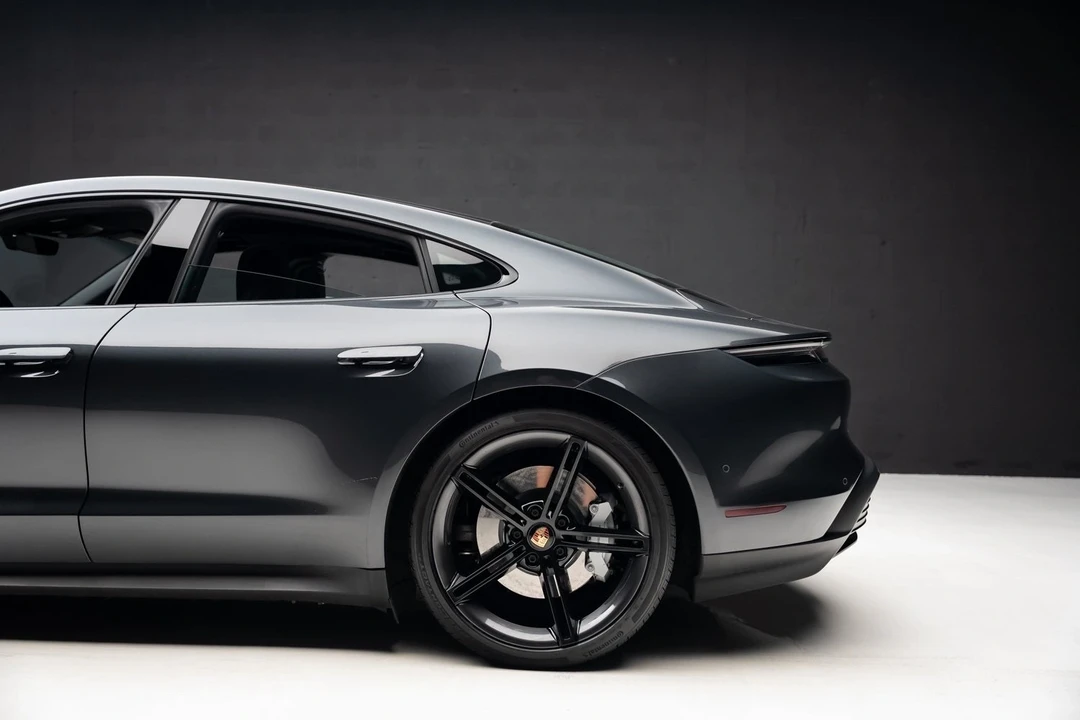 2023 Porsche Taycan 4S - Image 19 of 21