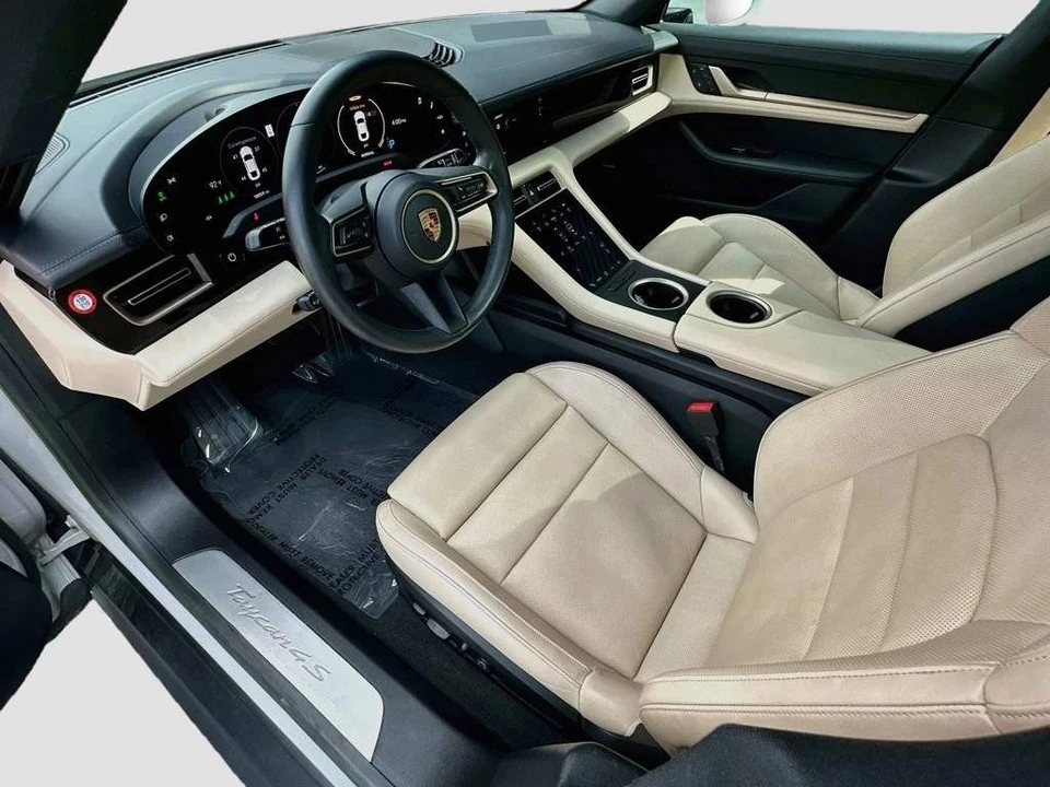 2023 Porsche Taycan 4S - Image 4 of 5