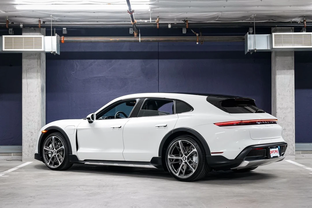 2023 Porsche Taycan 4S - Image 8 of 31